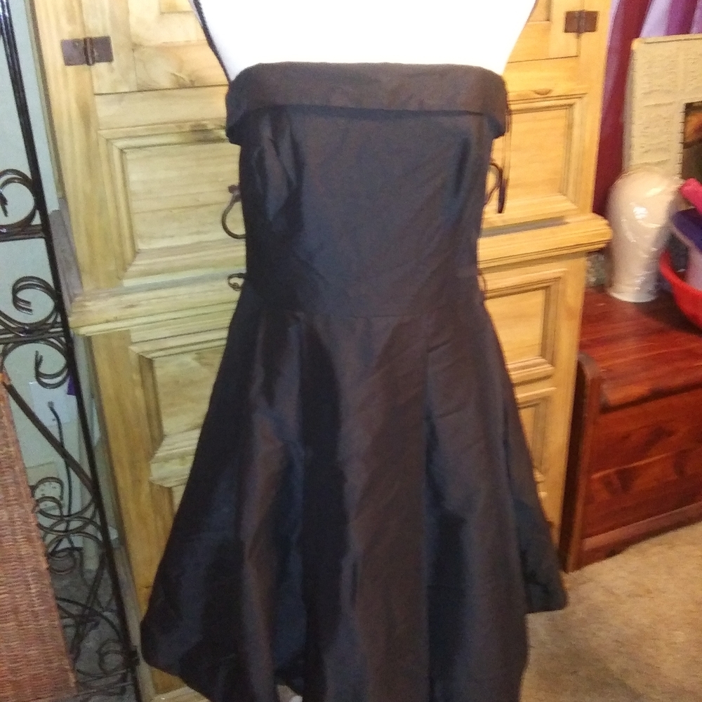 Black house White Market